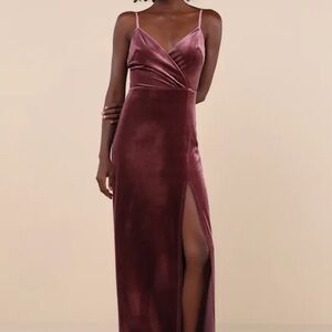 Lulu's Burgundy Velvet Maxi Dress New With Tags
